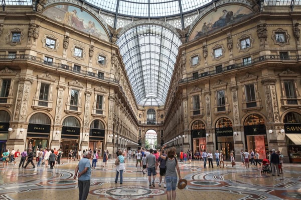 Shoppers-Galleria-Vittorio-Emanuele-II-Italy-Milan